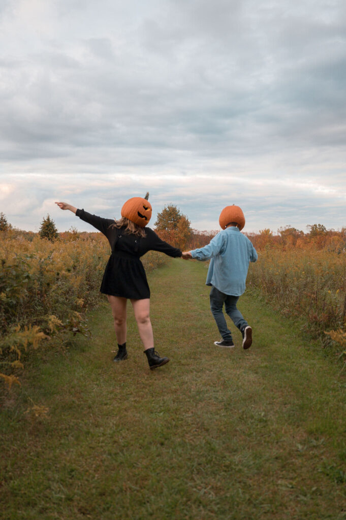 halloween photoshoot ideas for couples1