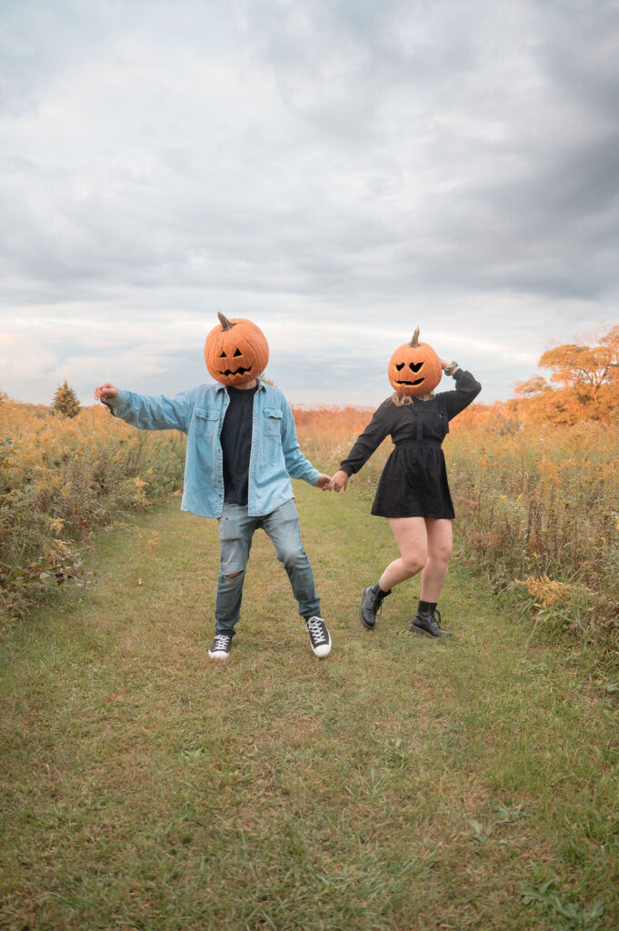 halloween photoshoot ideas for couples1