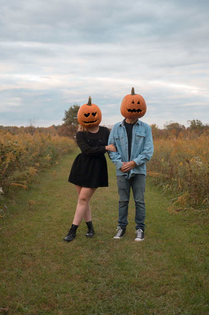 halloween photoshoot ideas for couples1