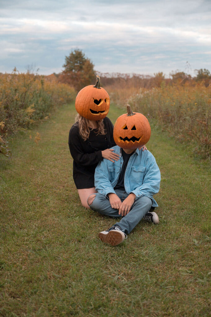 halloween photoshoot ideas for couples1