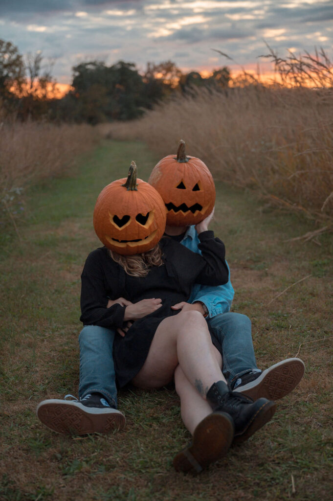 halloween photoshoot ideas for couples1