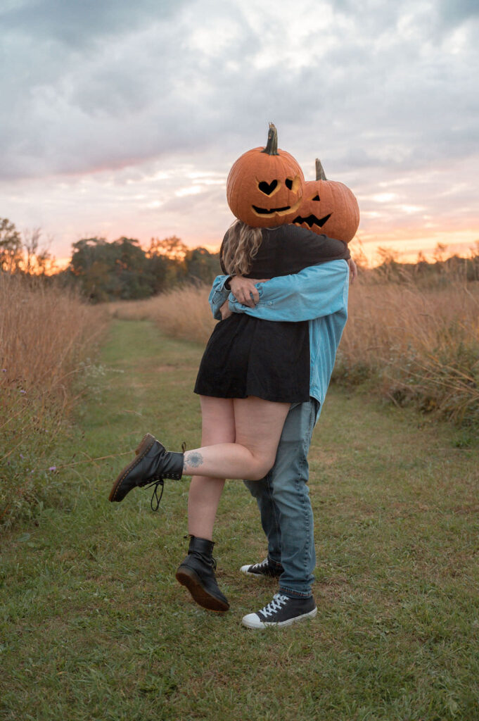 halloween photoshoot ideas for couples1