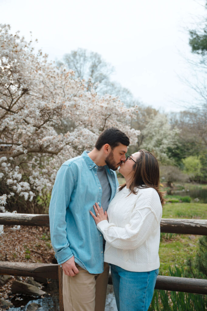 laurelwood arboretum engagement photos