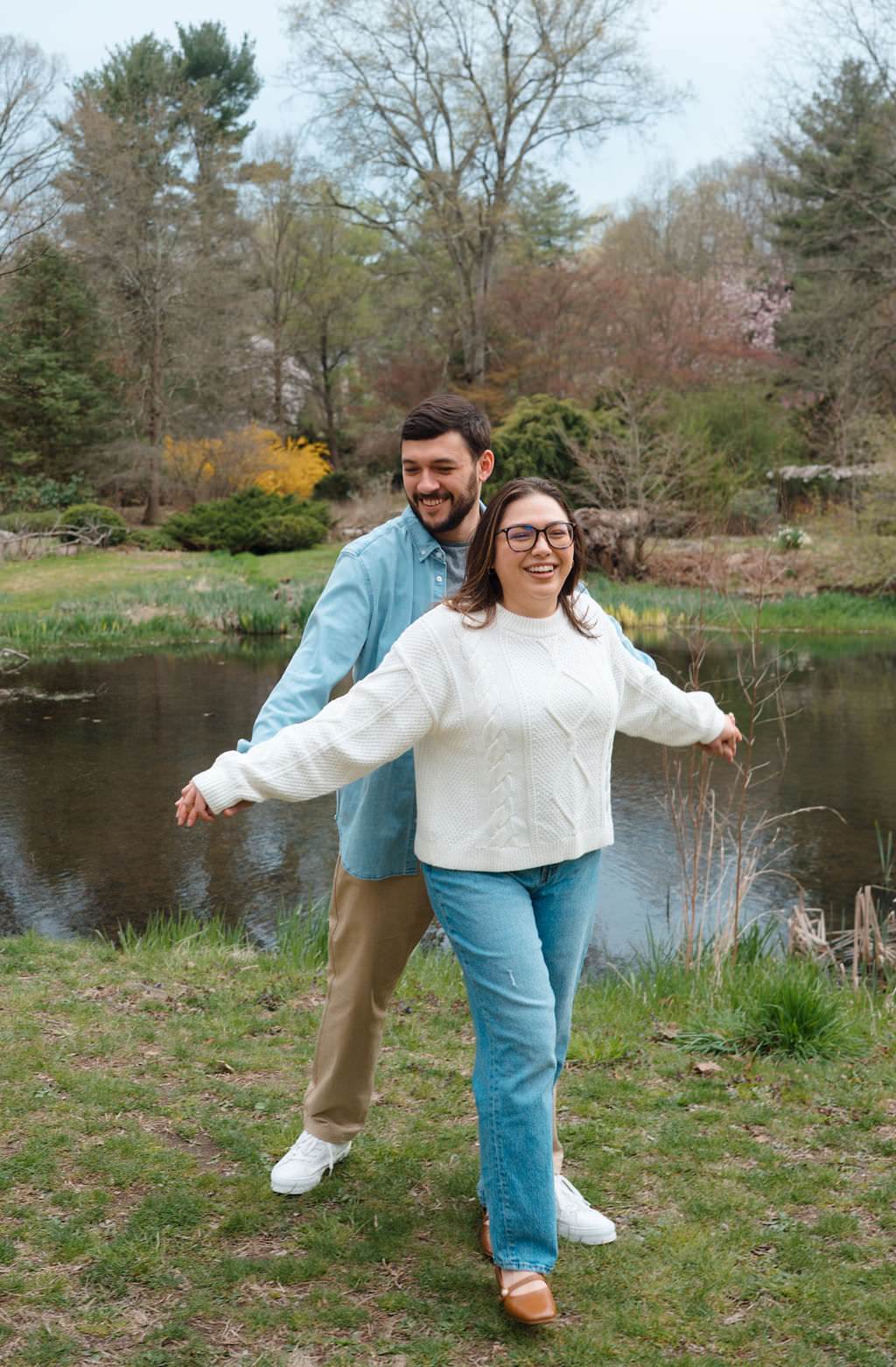 laurelwood arboretum engagement photos